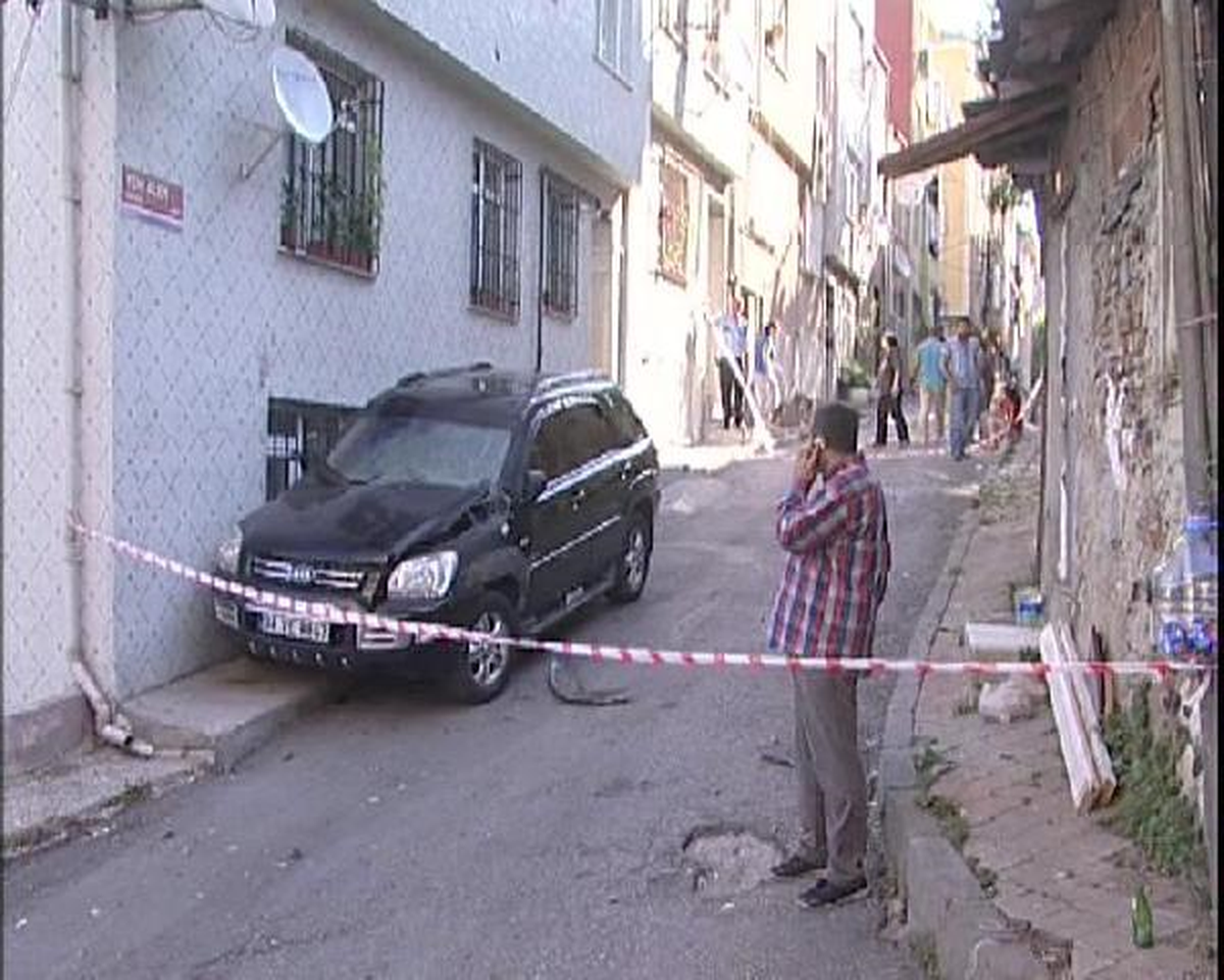 Beyoğlu\'nda Bomba Paniği