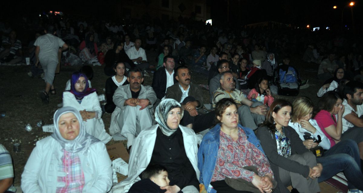 Düzce\'de Açık Hava Sinema Günleri Başladı