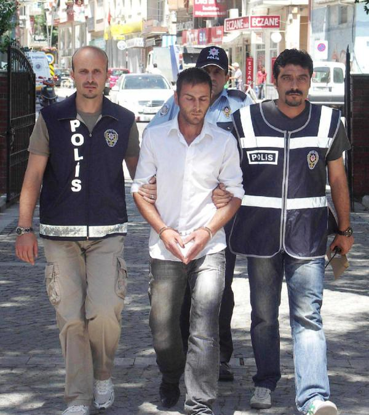Erdek\'de Korku Salan Bıçaklı Yağmacı Tutuklandı