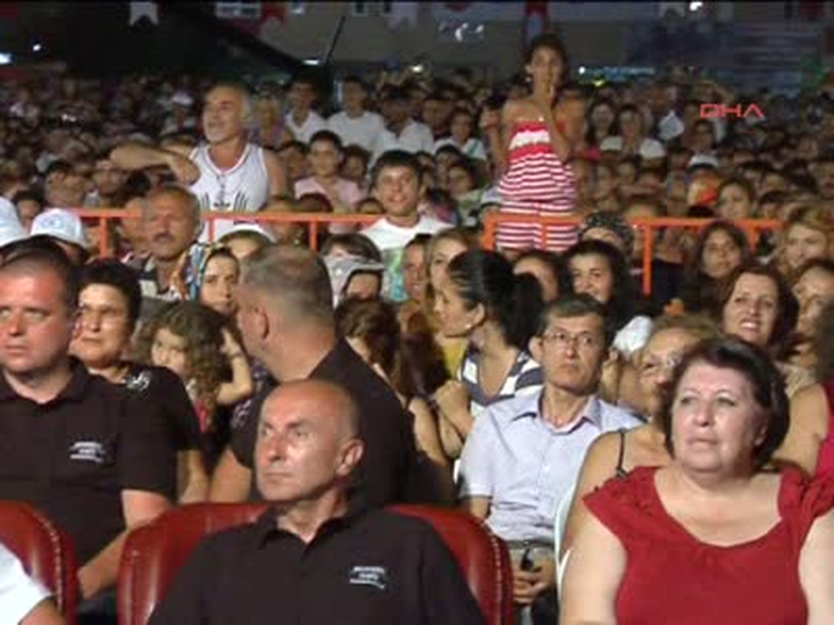Ferhat Göçer Söyledi, Hayranları Coştu
