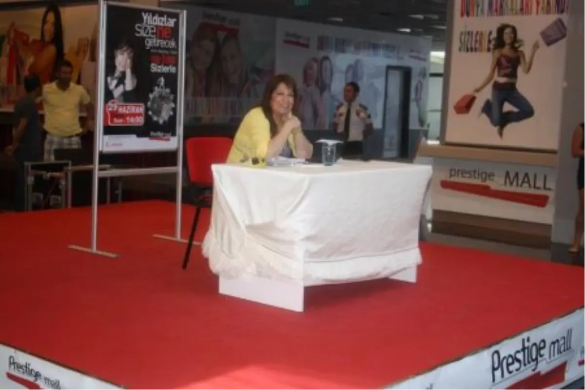 Filiz Özkol Prestige Mall AVM\'de