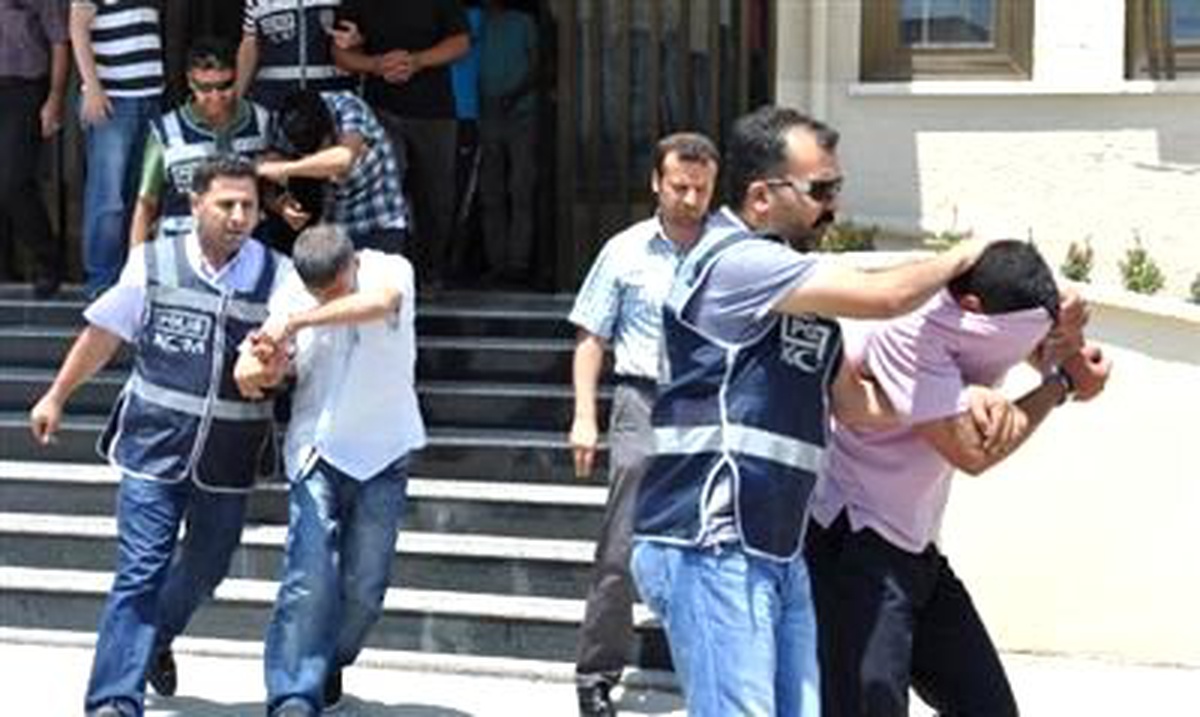 Karı- Koca Liderliğindeki Uyuşturucu Şebekesine Darbe: 8 Gözaltı (2)