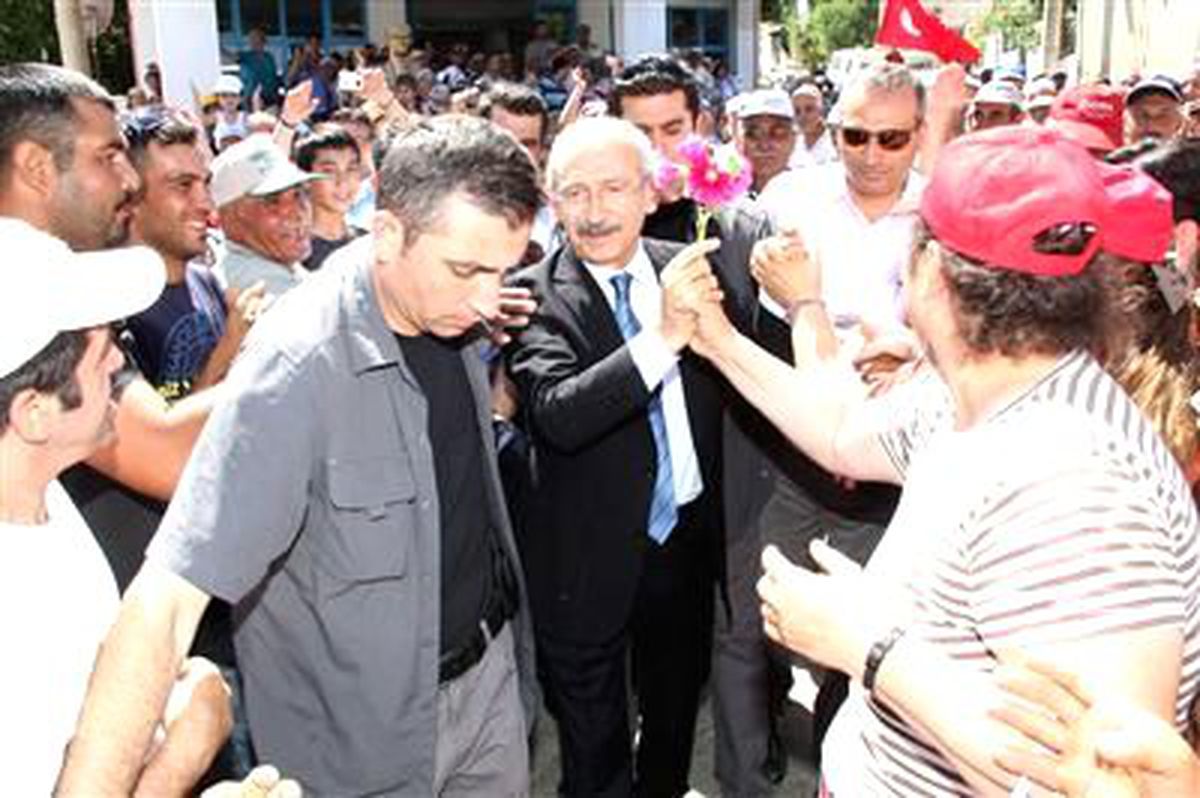 Kılıçdaroğlu Emekliler Günü\'nü Kutladı