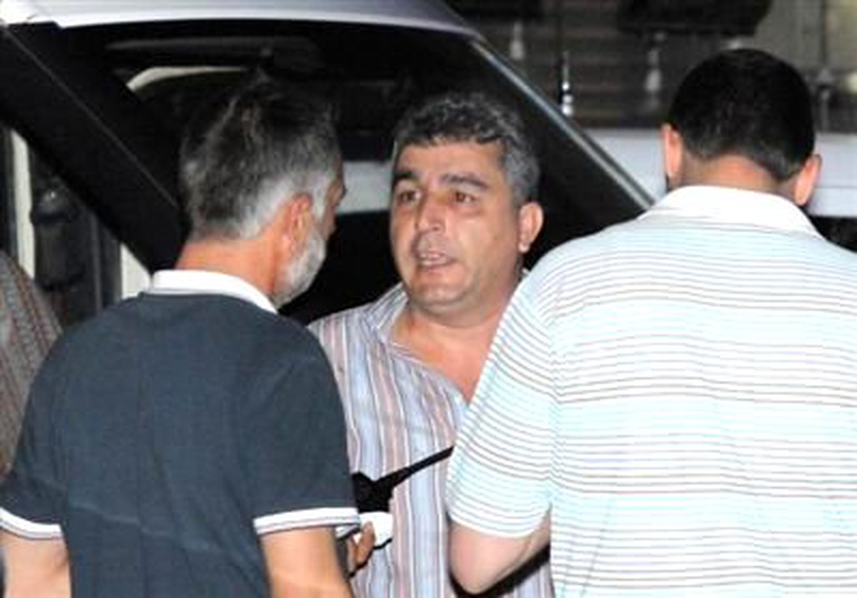 Şarkıcı Masasına Gelmeyince Ateş Etti