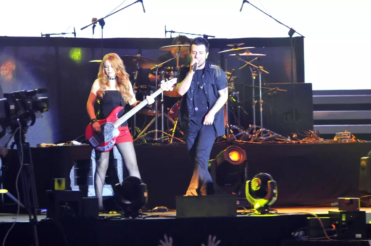 Tarkan Antalya\'yı Salladı