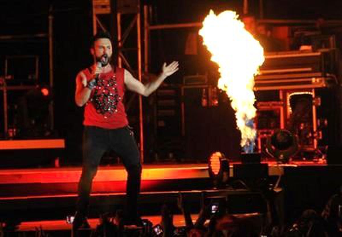 Tarkan ve Emre Aydın, Antalya\'yı Salladı
