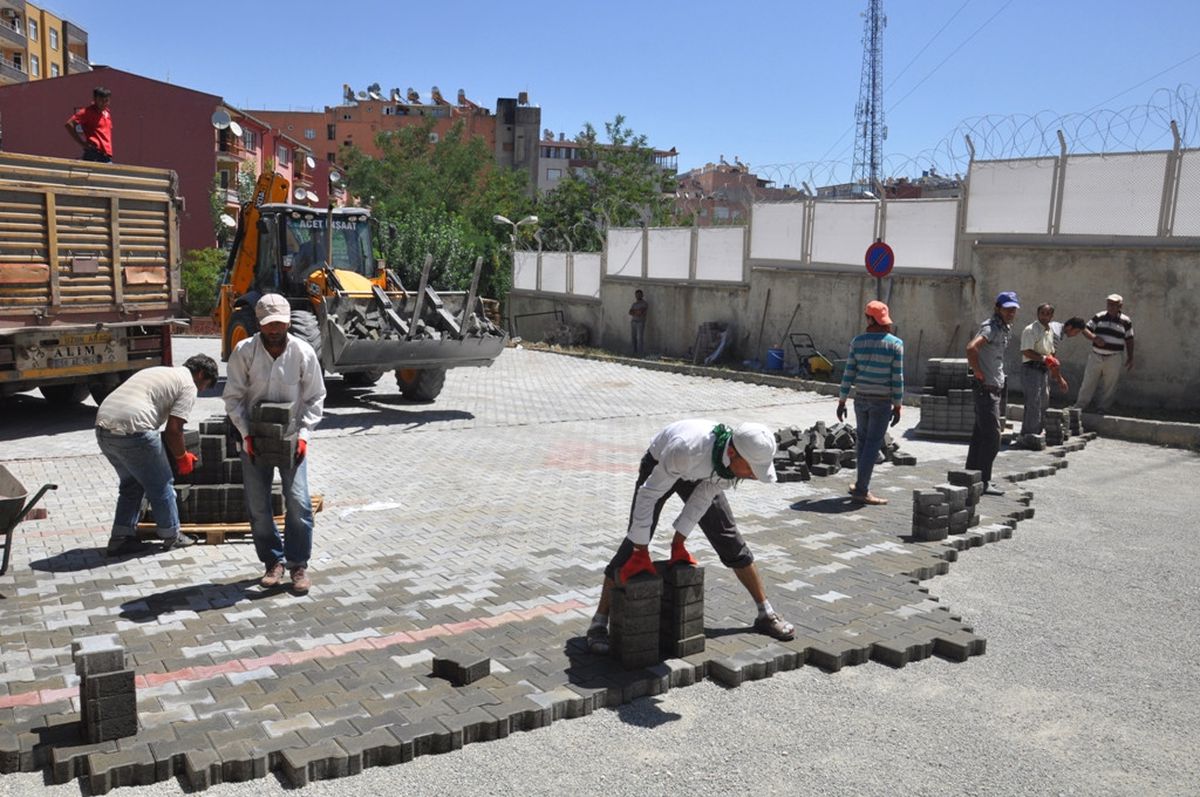 Yol Yapım ve Düzenleme Çalışmaları Devam Ediyor