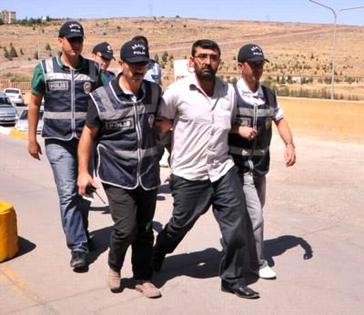 9 Yıldır Aranan ve 15 Yıl Kesinleşmiş Hapis Cezası Bulunan Cinayet Zanlısı Kıskıvrak Yakalandı