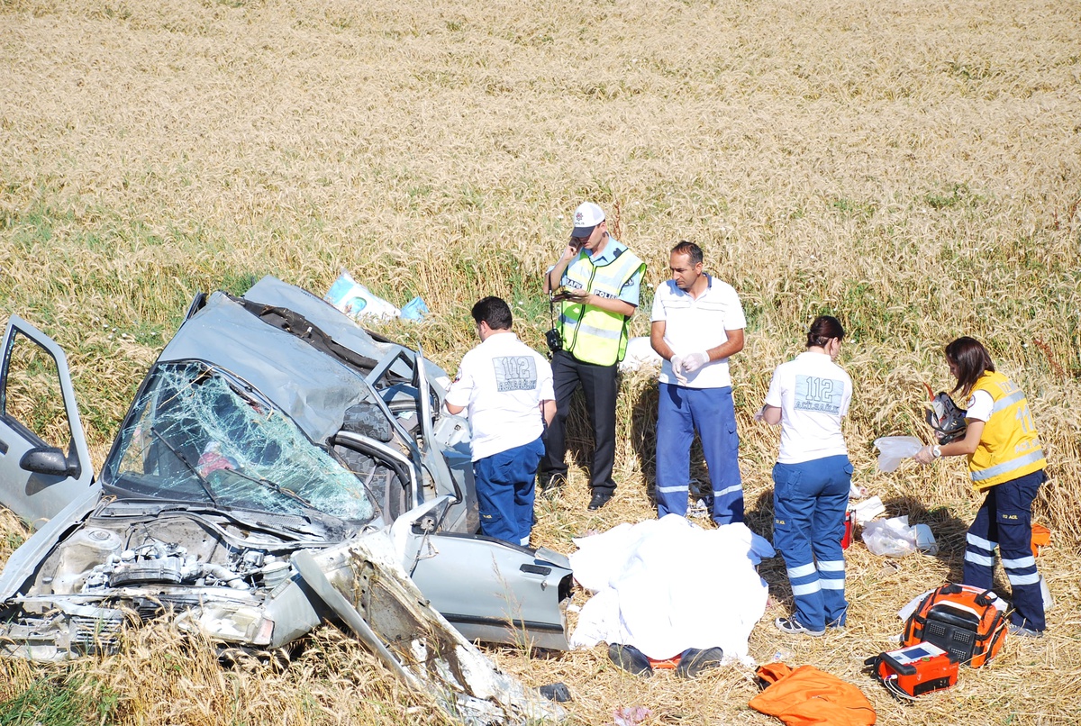 Aynı Yolda İki Trafik Kazası: 1 Ölü, 5 Yaralı