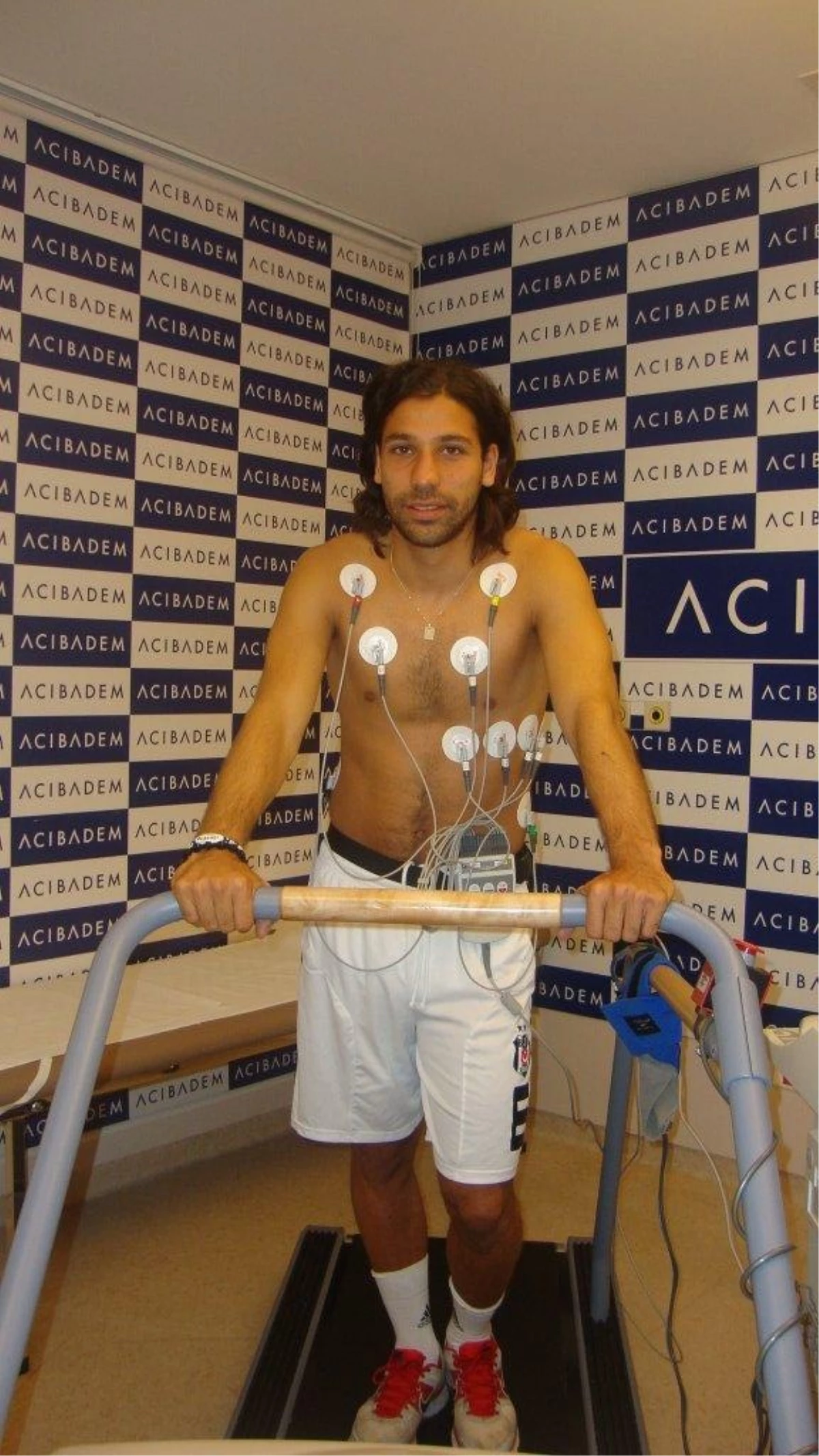 Beşiktaş\'ın Yeni Transferi Olcay Şahan Sağlık Kontrolünden Geçti