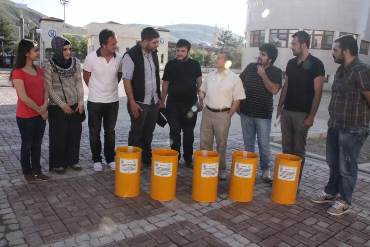 Çoruh\'un Temizliği İçin Üniversite Öğrencilerinden Çöp Kovası Desteği
