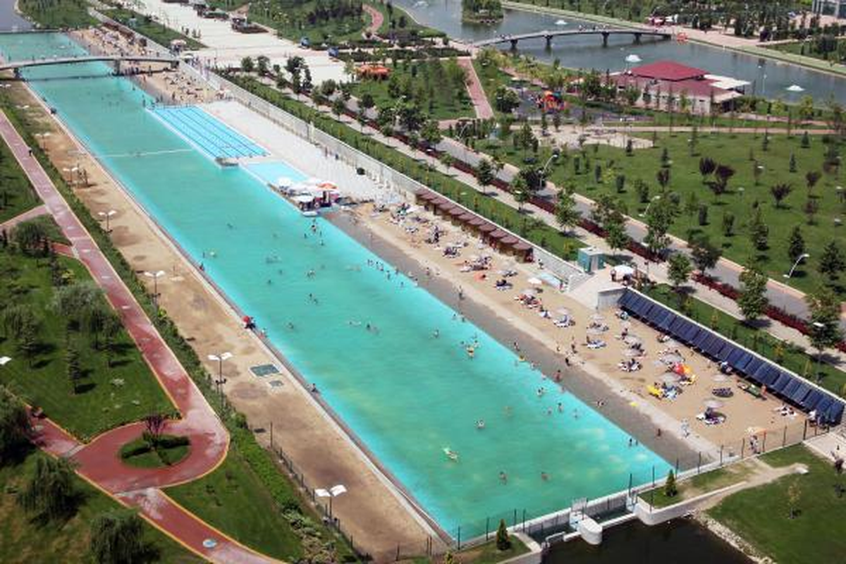 Eskişehir\'deki Yapay Plajda Sezon Açıldı