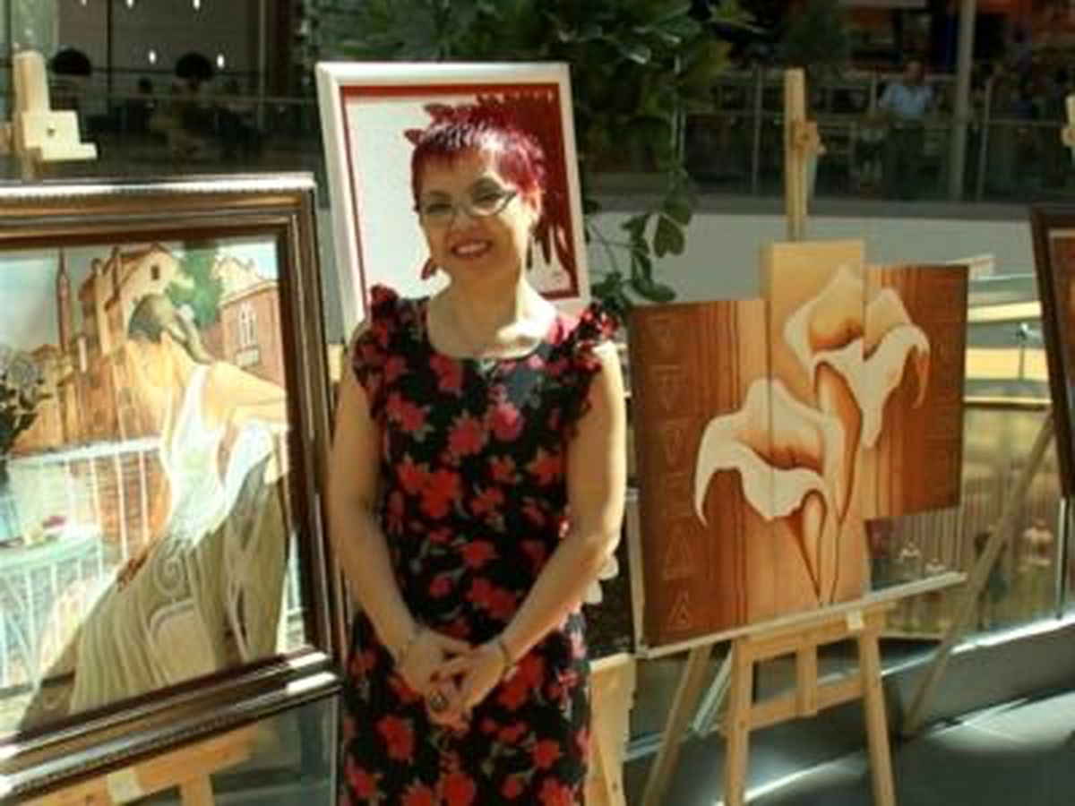 Ev Hanımı Resim Sergisi Açtı