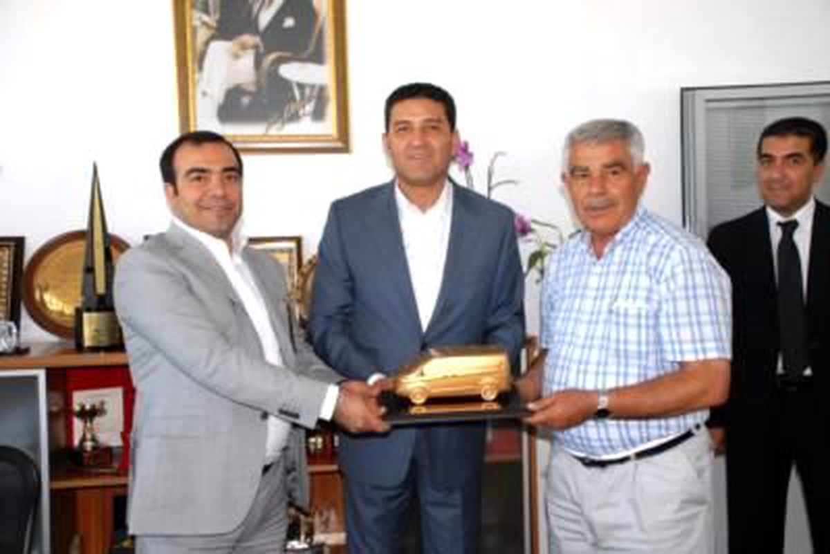 Ford Otosan Genel Müdürü\'nden Başarı Plaketi
