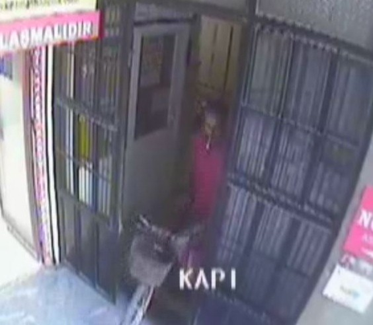 Güvenlik Kamerasının Yönünü Değiştirip Bisikleti Çaldı