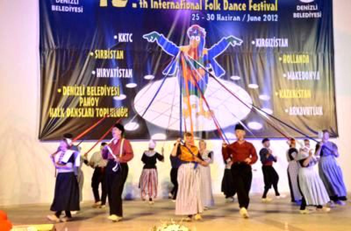 Halk Dansları Festivaline Muhteşem Gala