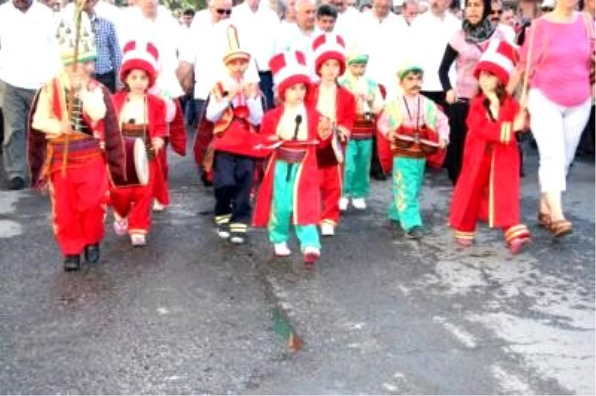 Kilimli Festivali Kortej Yürüyüşü ile Başladı