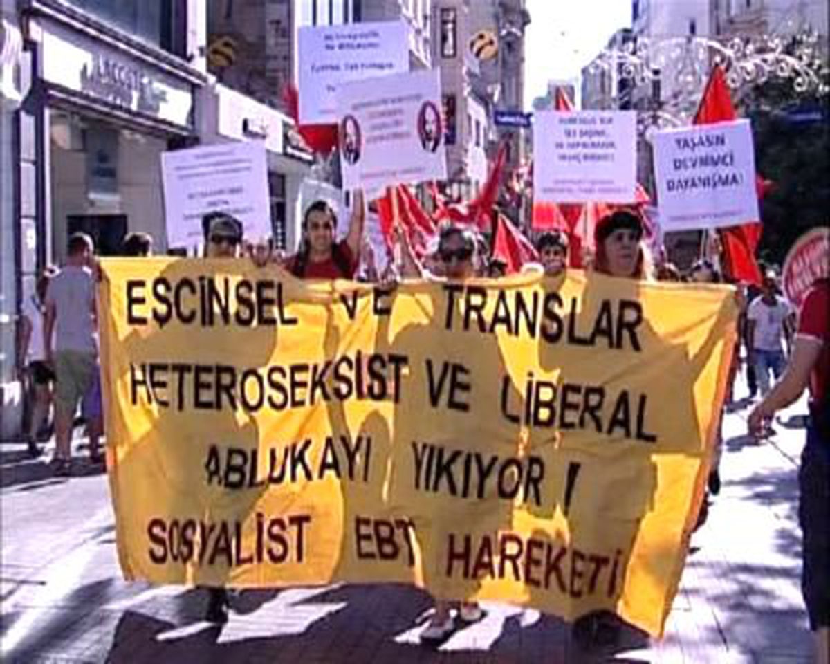 "Lgbtt Onur Yürüyüşü" Yapıldı