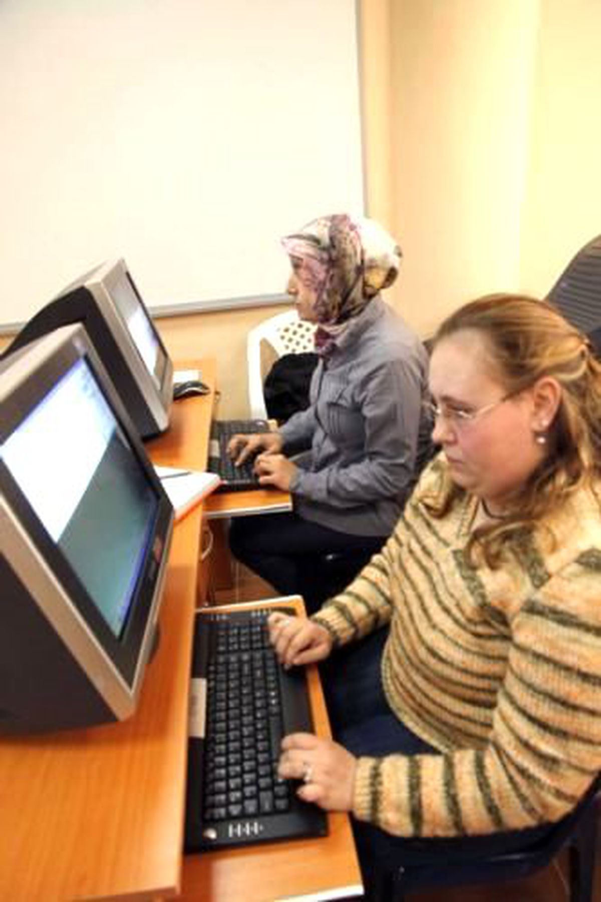 Meslek Sahibi Olmak İsteyenlere Karşıyaka Belediyesi\'nden Fırsat