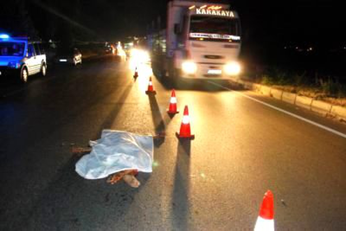 Otomobilin Çarptığı Şahıs Hayatını Kaybetti