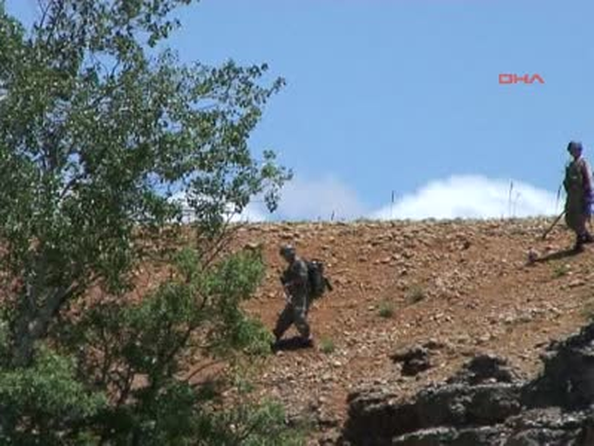 Ovacık Yolunu Kesti