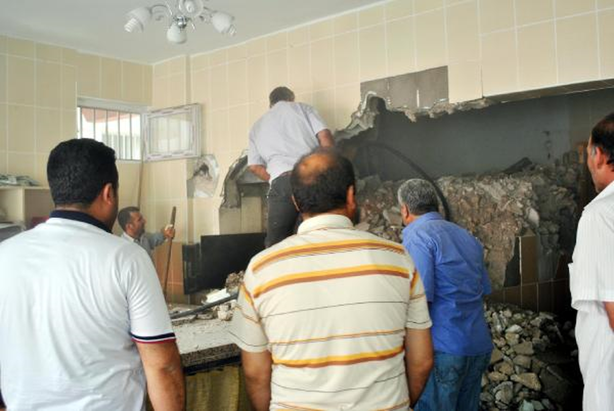 Şanlıurfa\'da Ruhsatsız Fırın Yıkıldı