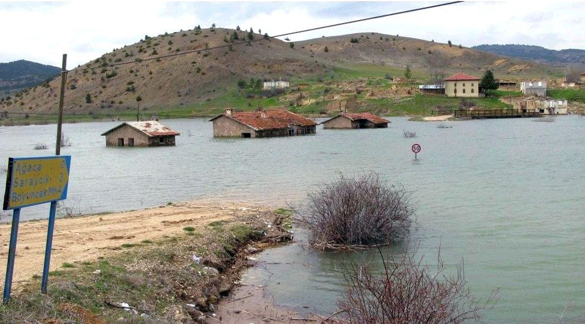 Serinlemek İçin Girdiği Baraj Gölünde Boğuldu