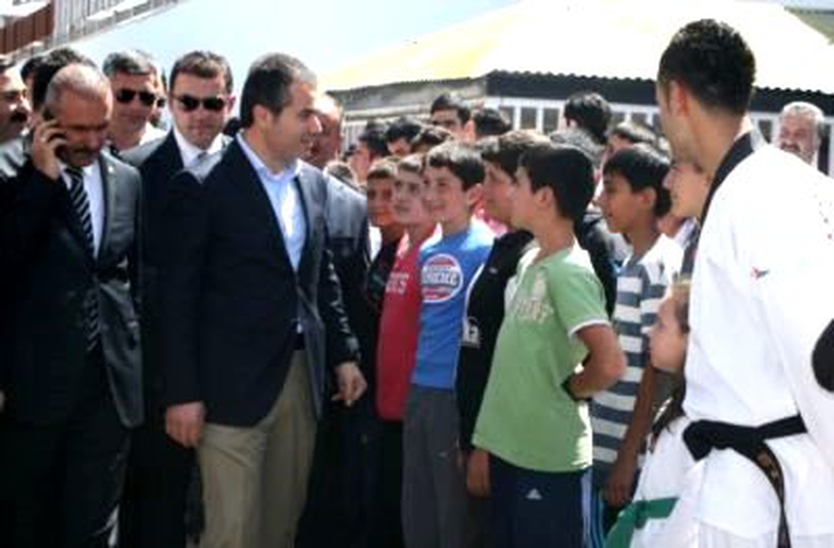 Suat Kılıç PKK\'ya Van\'dan Seslendi