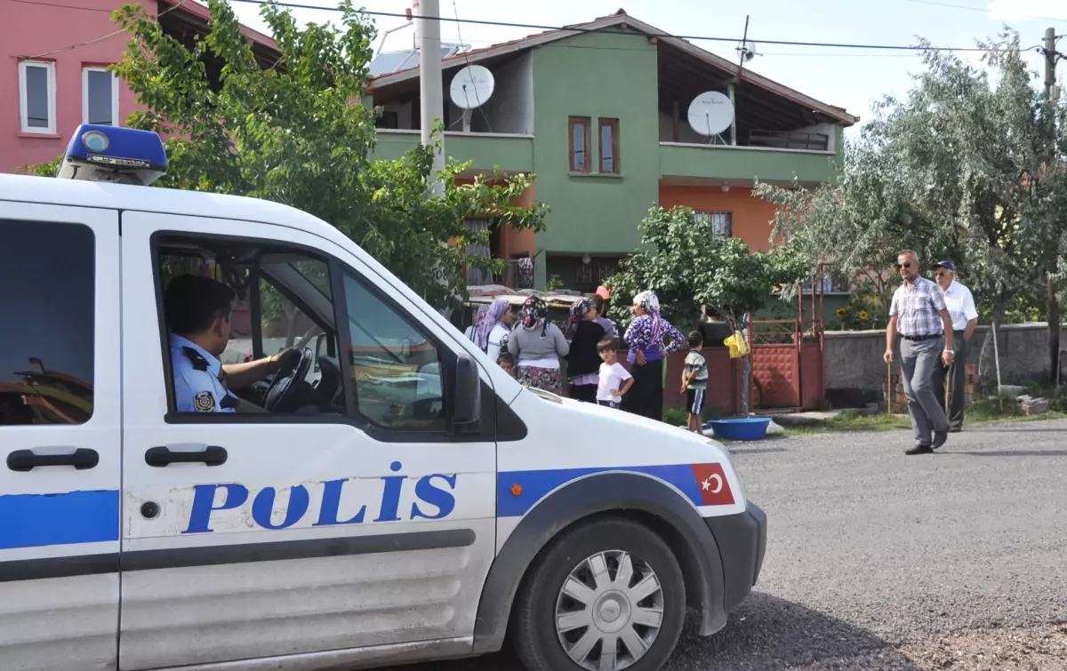 Su İsteme Bahanesiyle 10 Bilezik Çaldı