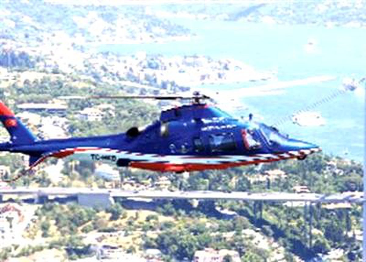 Trafikten Bunalan Ceo\'lar Helikopterle Uçağa Yetişiyor