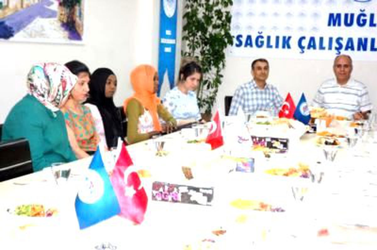 Türkiye\'de Eğitim Gören Sudanlı Doktorlara Muğla\'da Veda Yemeği Verildi