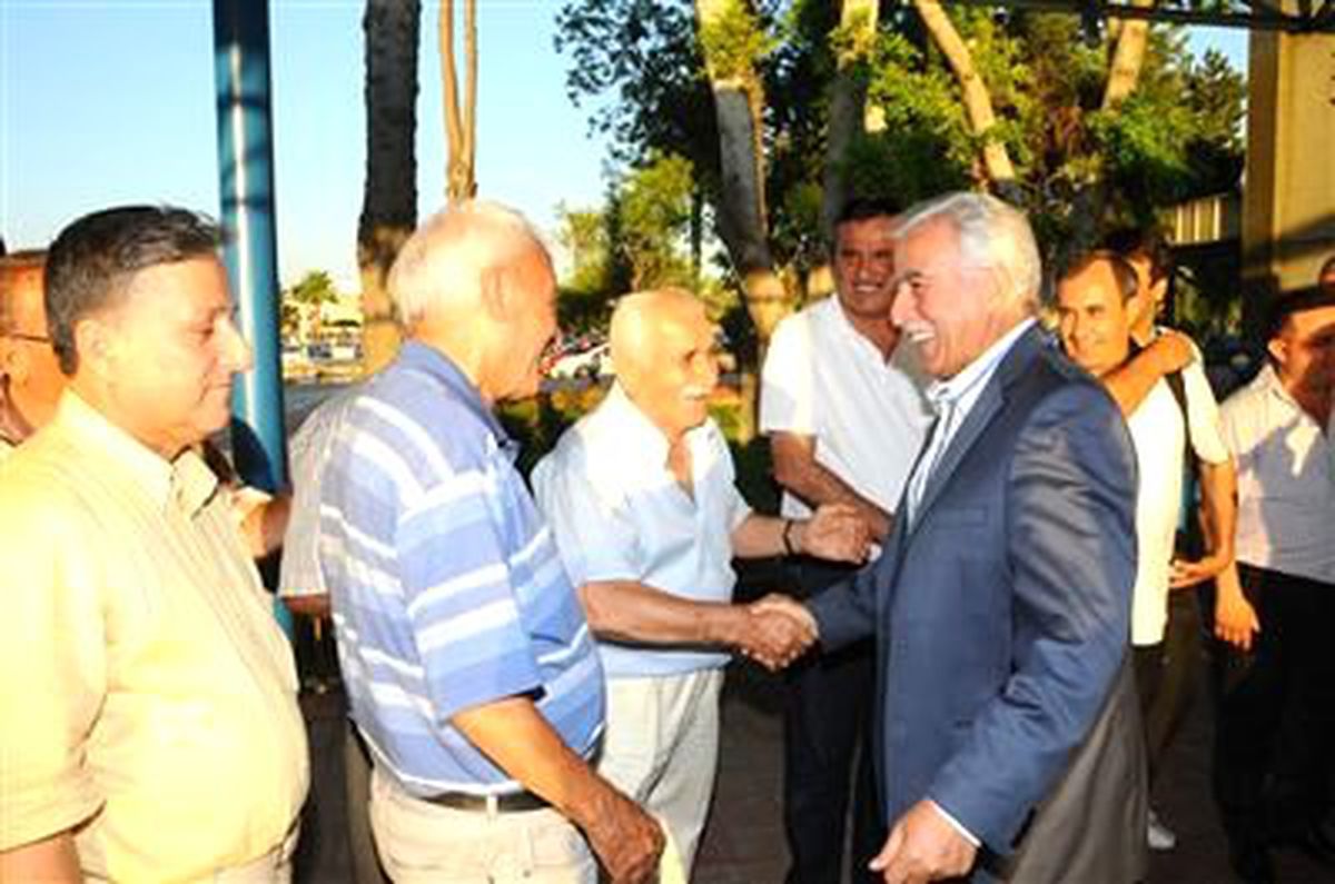 Aldırmaz\'a Davul-Zurnalı Karşılama