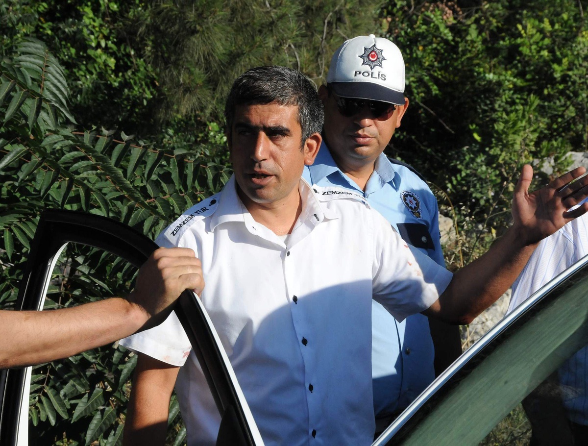 Antalyada Personel Minibüsü Yan Yattı