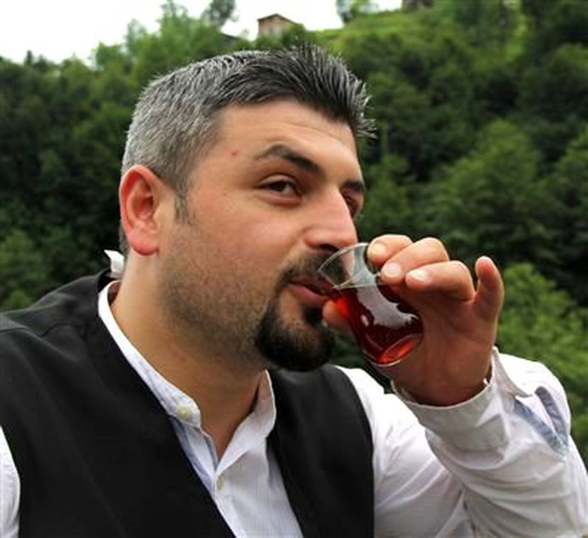 Çay Demleme Şampiyonu Sırrını Açıkladı