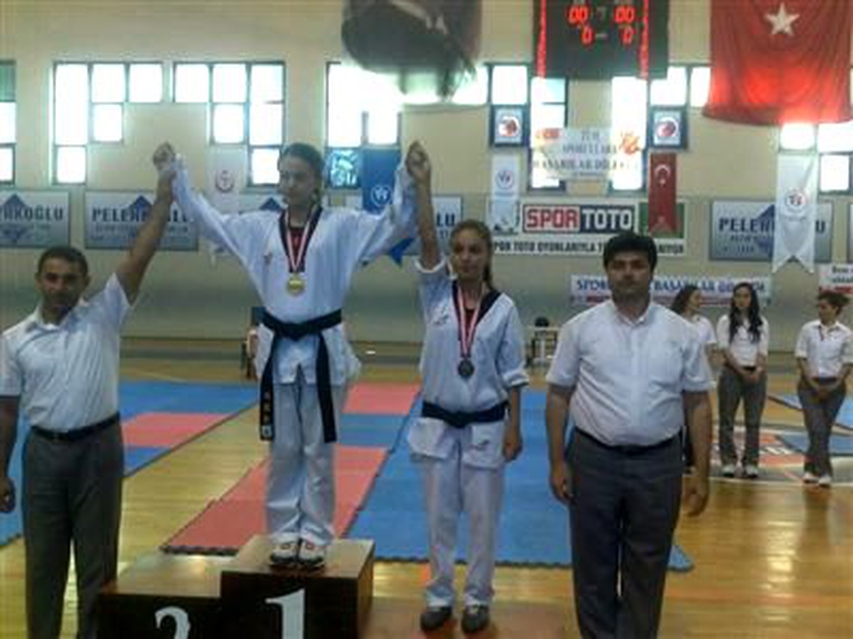 Düzce Polis Gücü Spor Kulübü Tekvando Takımı Batı Karadeniz İkincisi