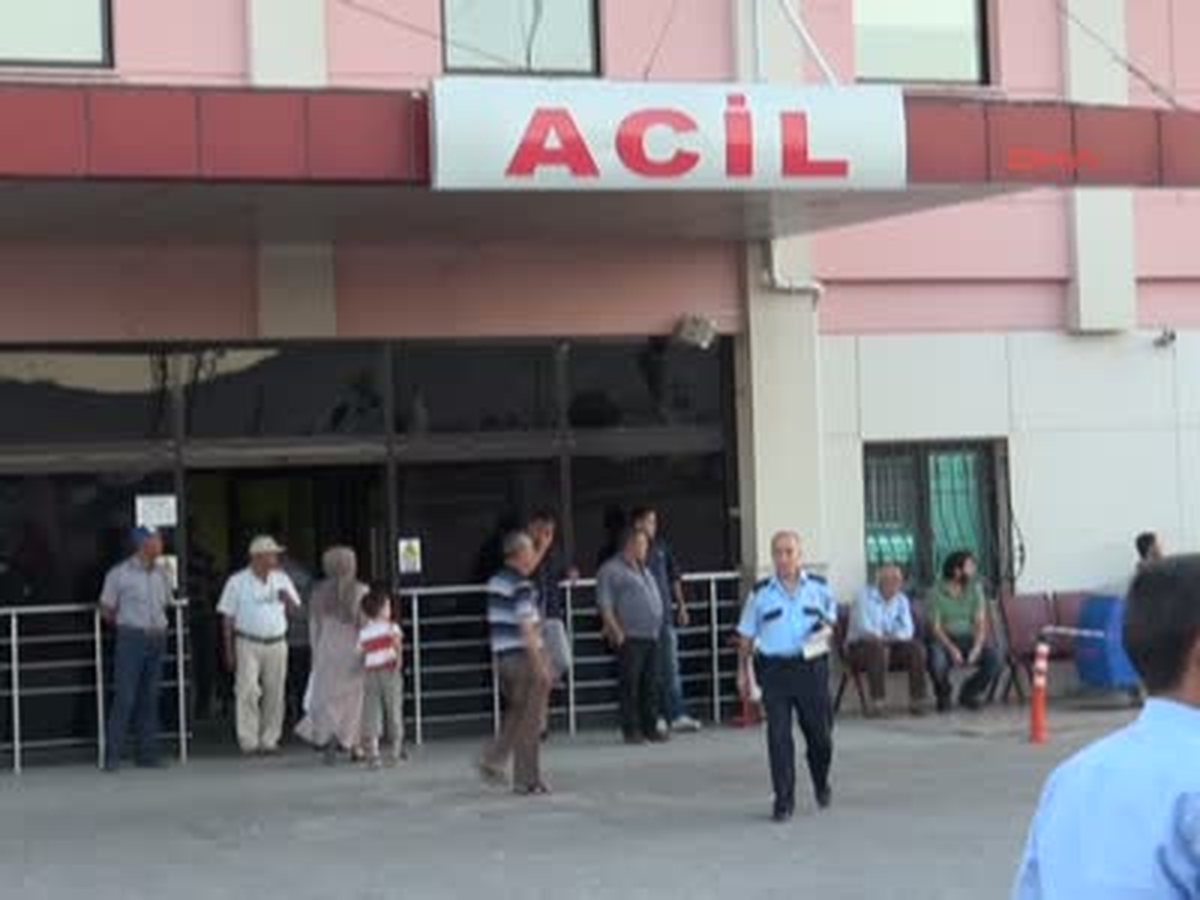 Yaralı 3 Suriyeli Türkiye\'ye Getirildi