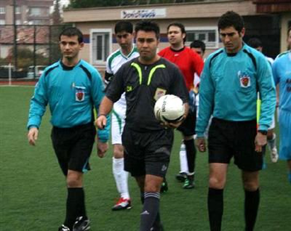 Hakem Kendisini Döven Futbolcuları Dava Etti