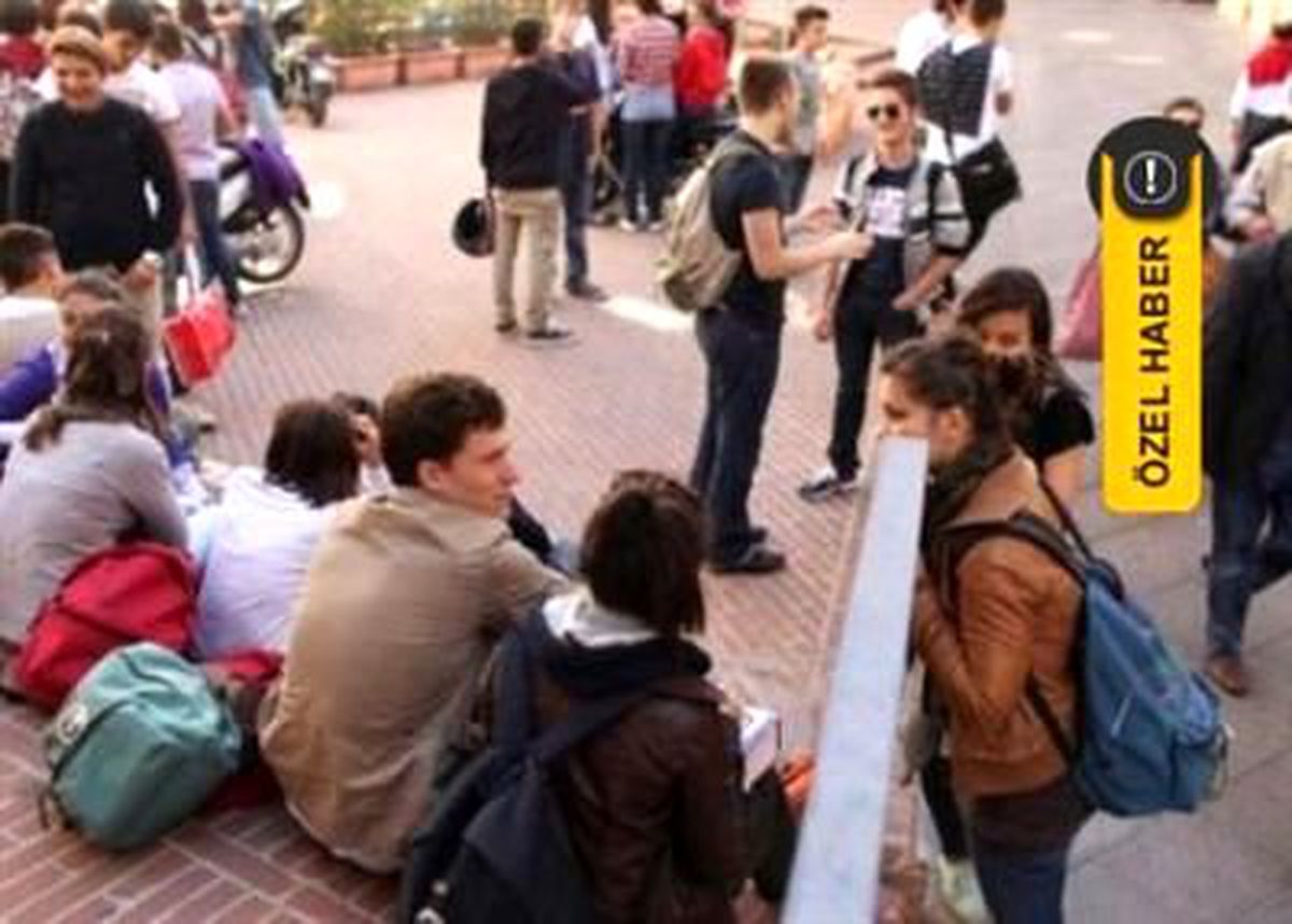 Her Üç İtalyan Gencinden Biri İşsiz