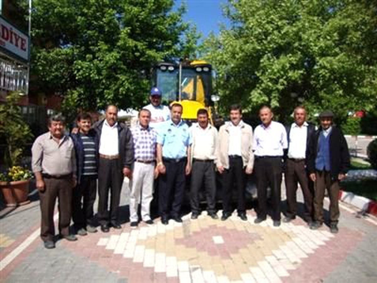 Hisarcık Dereköy\'e Yeni İş Makinesi