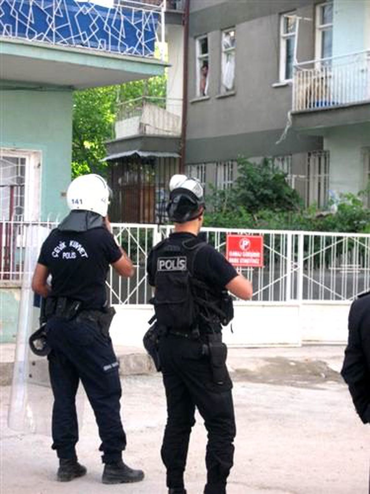 Kendisine Zarar Verip Eve Kapandı, Kimseyi Yanına Yaklaştırmadı