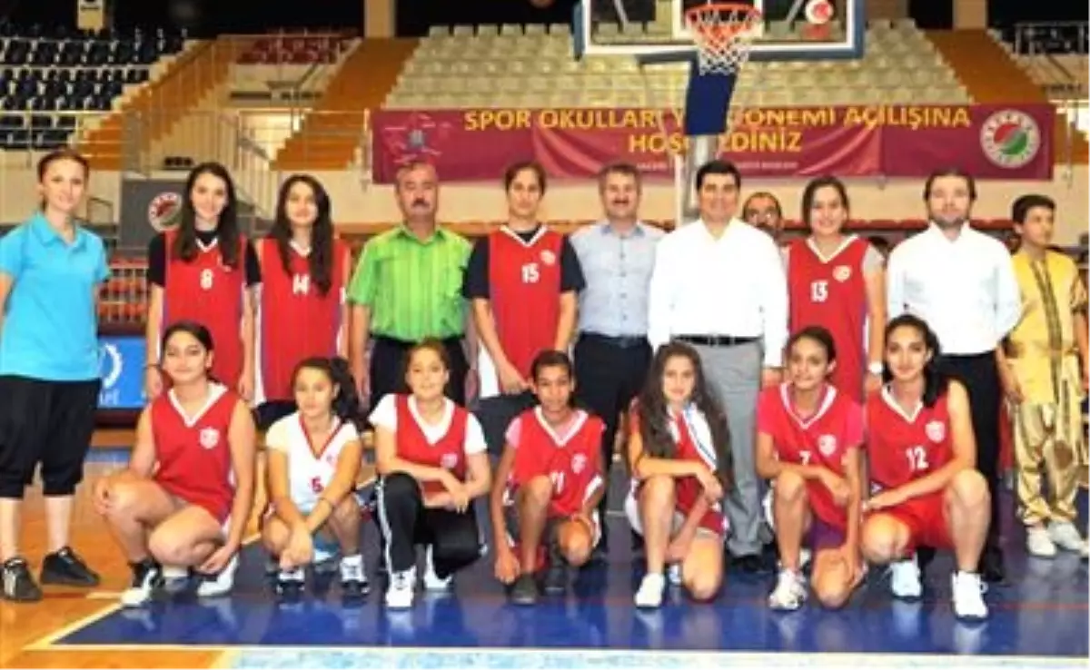 Kepez Belediyesi Yaz Spor Okulları Açıldı