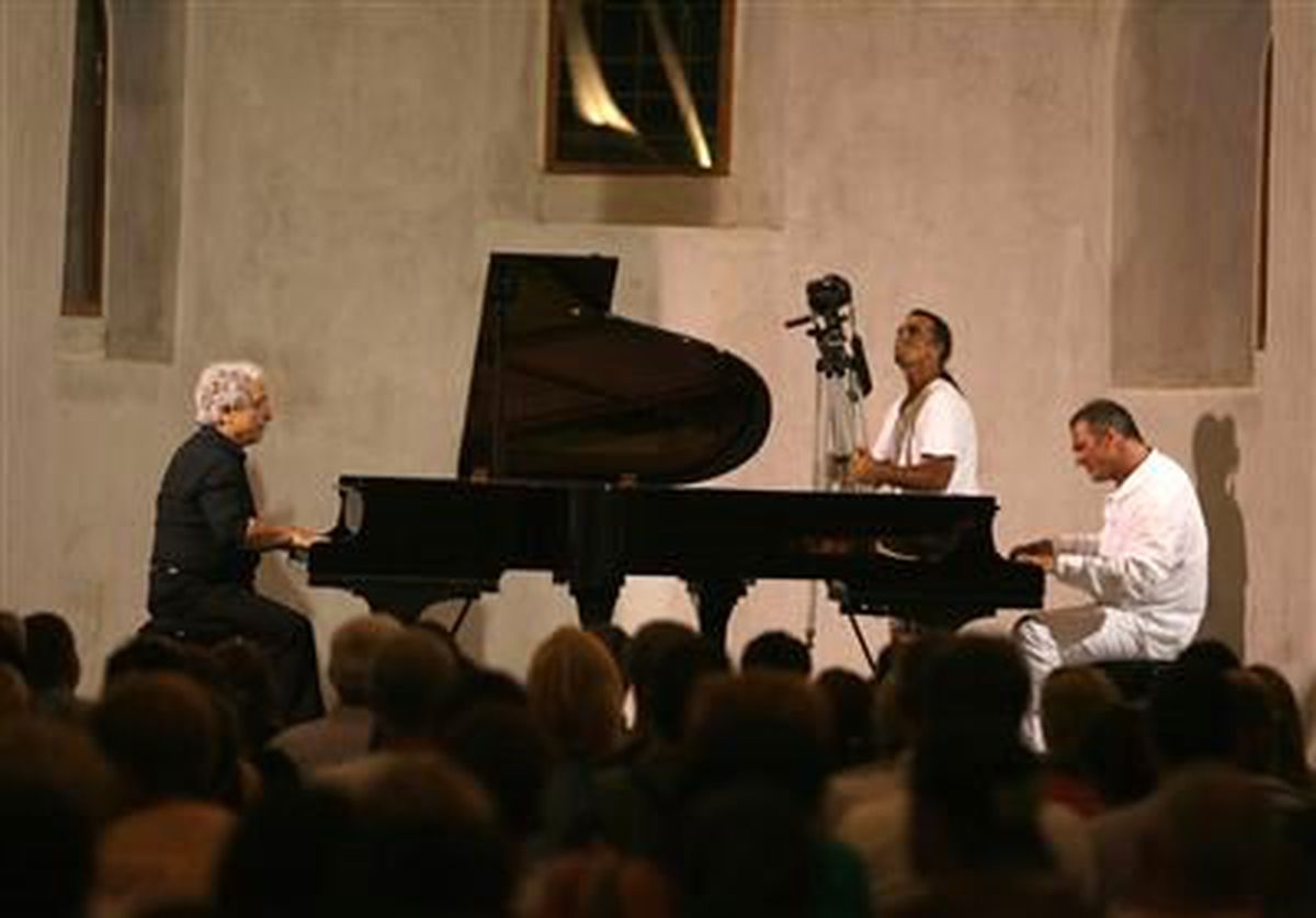 Aya Haralombos Kilisesi\'nde Konser