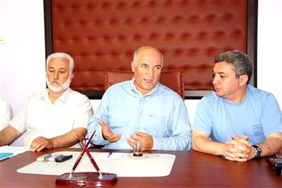 Kurtulmuş\'un Memleketi Kastamonu\'dan, "Ak Parti\'ye Geçiyor" İddiasına Yanıt