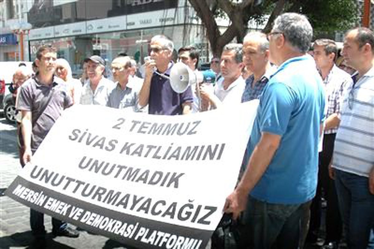 Madımak\'ta Ölenler Anıldı