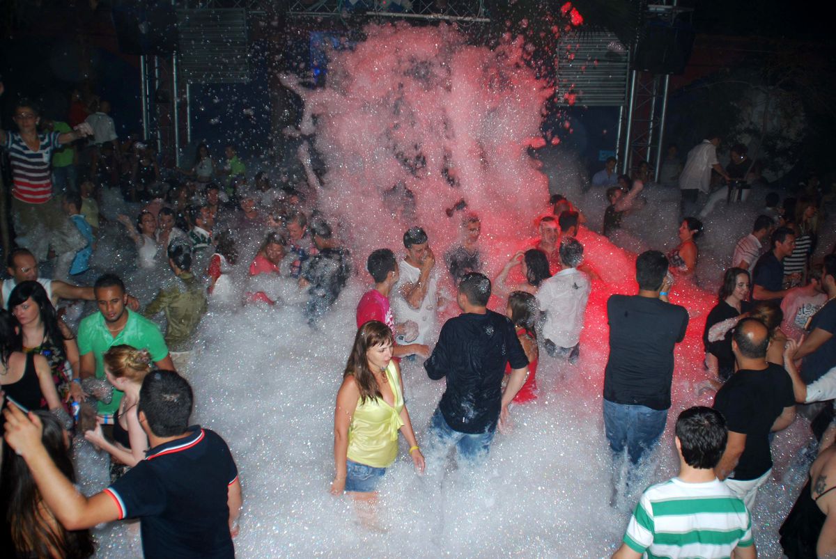 Marmaris Geceleri Köpük Partisiyle Renklendi
