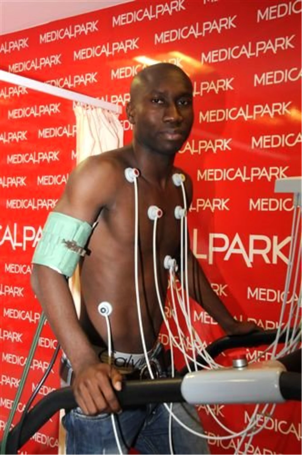 Medical Park Antalyaspor\'da Futbolcular Sağlık Kontrolünden Geçti