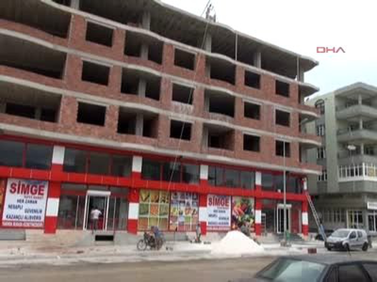 Motosikleti İnşaat Asansörü Yaptı