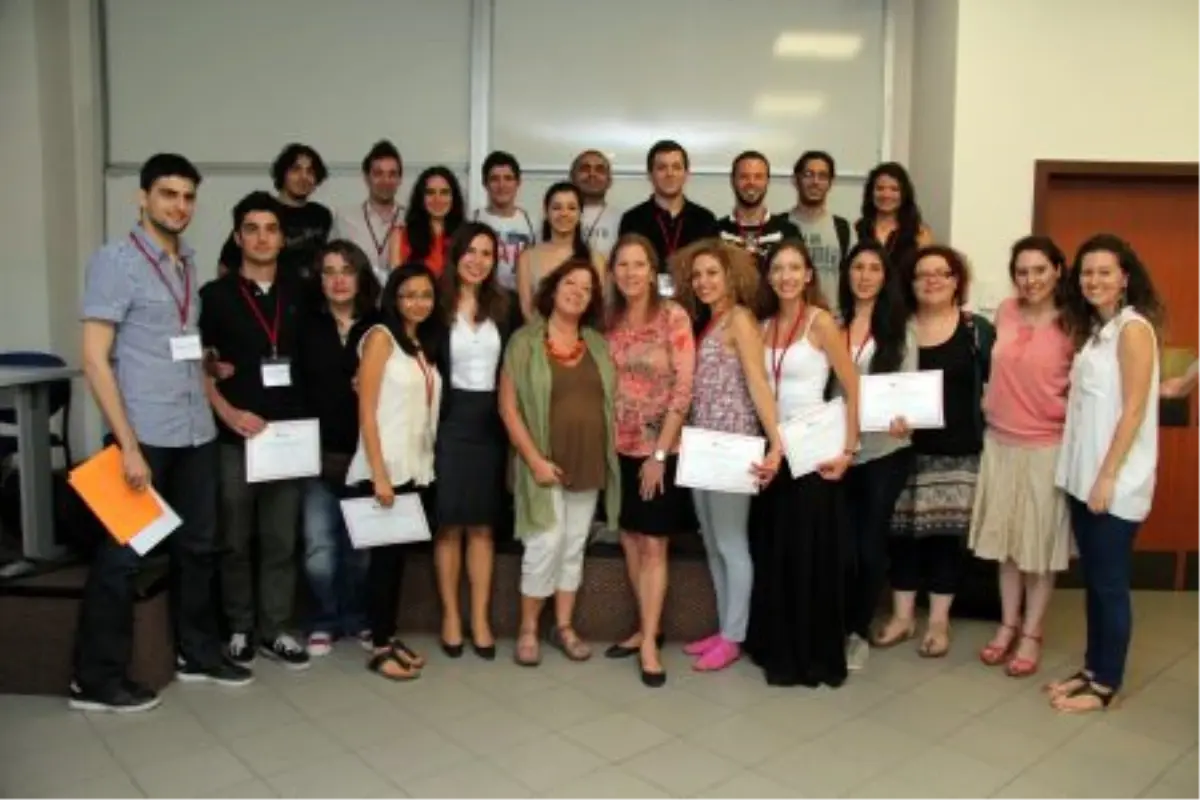 Öğrenciler Koç Üniversitesi\'nde Kıbrıs\'ı Konuştu