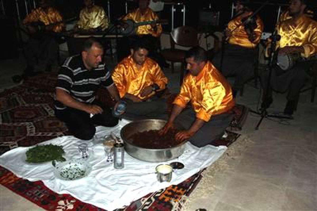 Salihlililer, Sıra Gecesinde Coştu