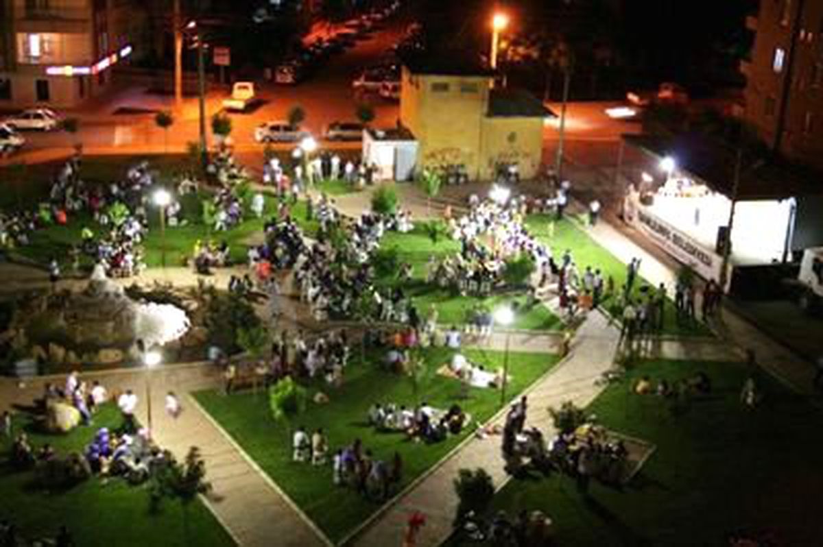 Şanlıurfa\'da, Parkta Sıra Gecesi Düzenlendi